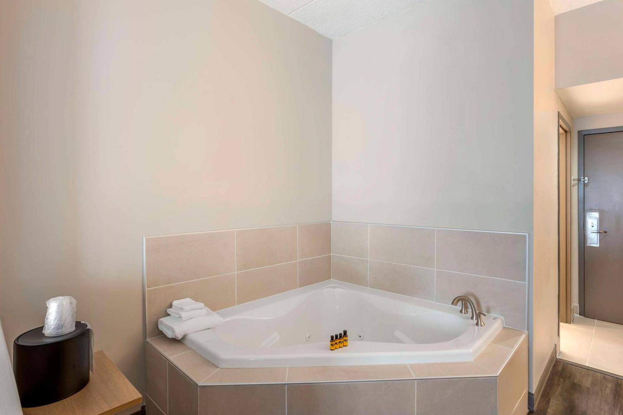 Best Western Plus Heritage Rail Inn & Suites York Extérieur photo