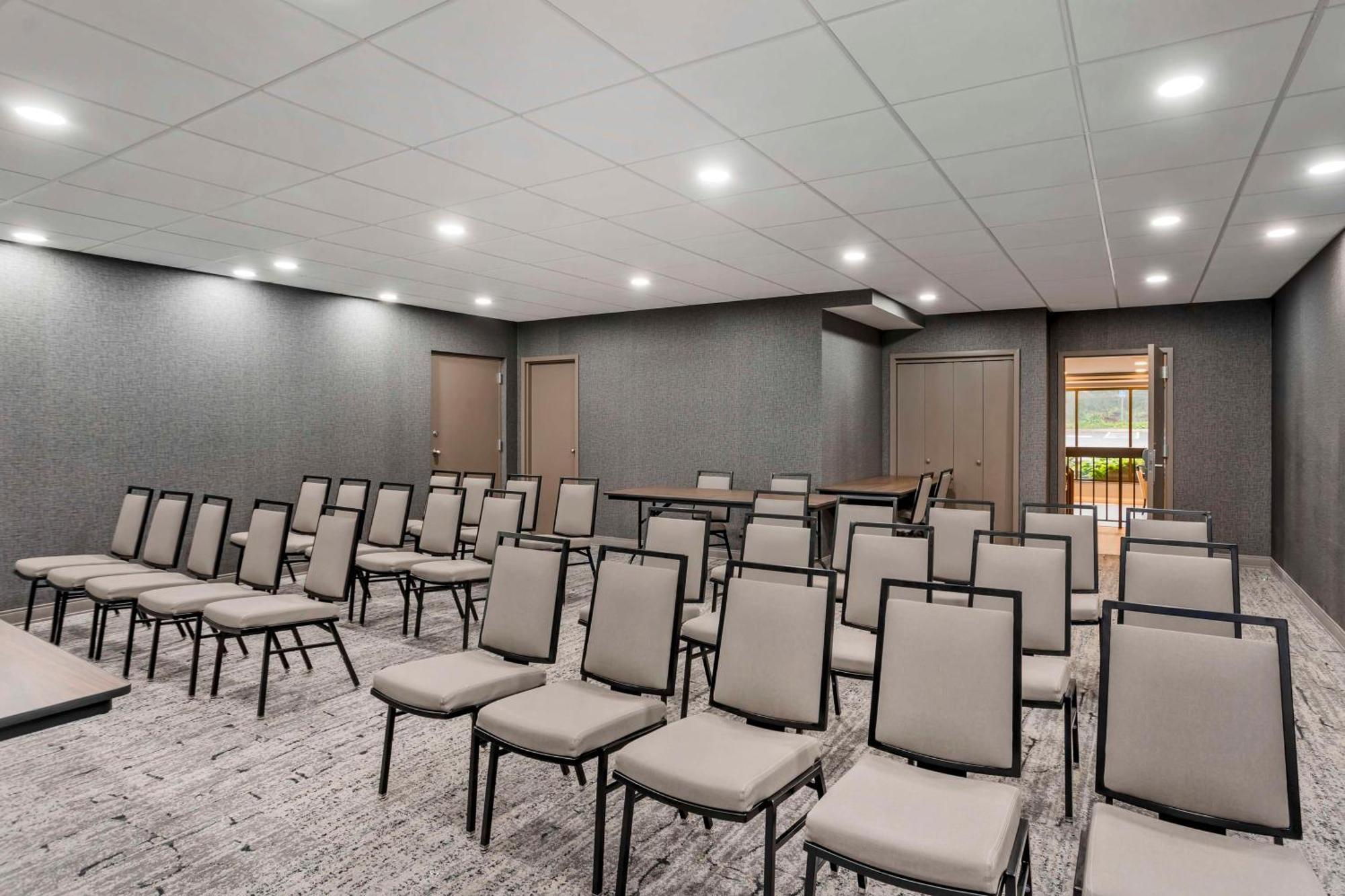 Best Western Plus Heritage Rail Inn & Suites York Extérieur photo